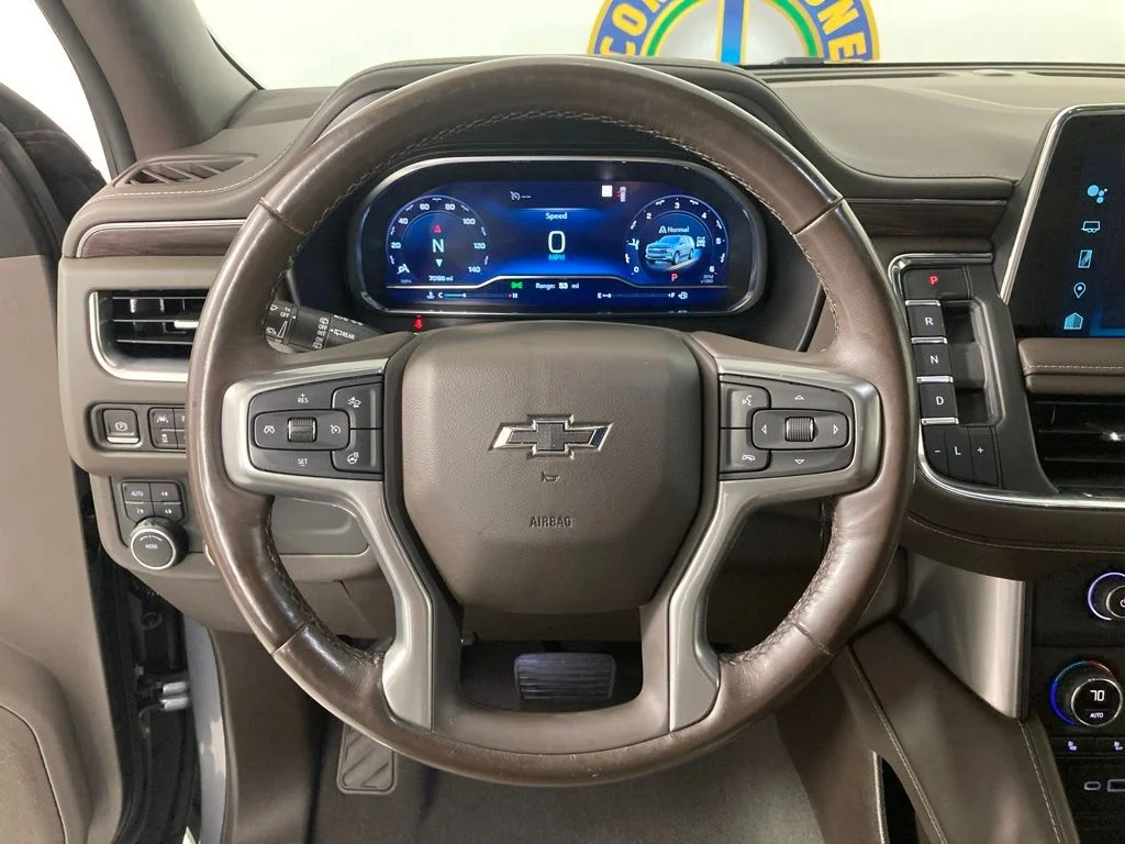 Used 2022 Gray Chevrolet Z71 image 10