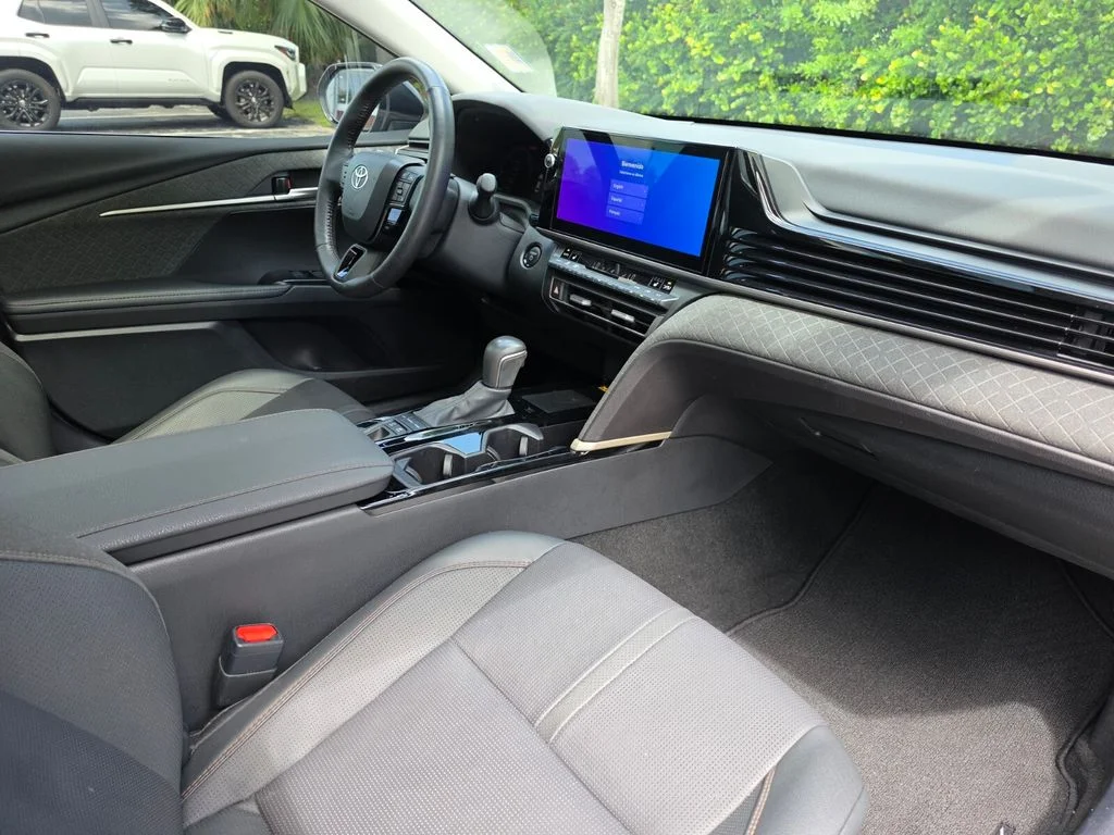 Certified Used 2025  Toyota XLE image 13