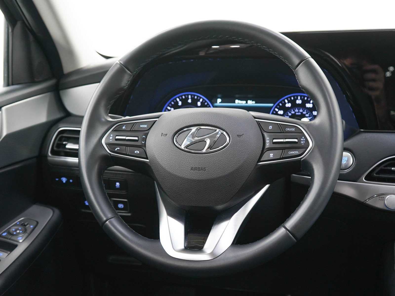 Used 2020 Rainforest Hyundai SEL AWD image 19