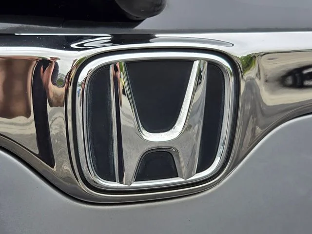 Used 2022 Lunar Silver Metallic Honda EX-L image 19