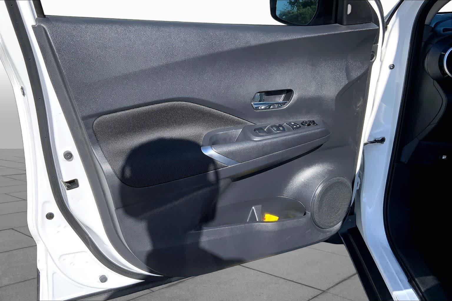 Used 2021 Aspen White/Super Black Nissan SV image 21
