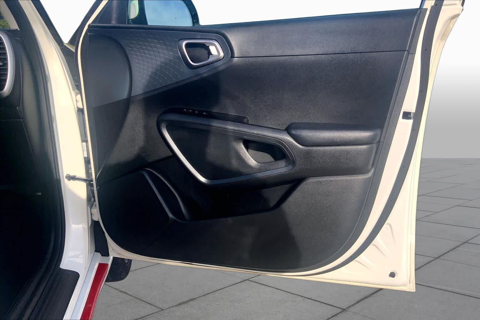 Used 2020 Snow White Pearl Kia GT-Line image 22