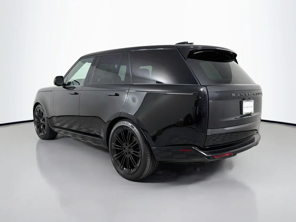 New 2026 Santorini Black Land Rover SE image 7