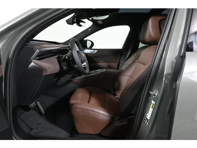 New 2027 Pine BMW 40 xDrive image 3