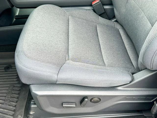 New 2026 Oxford White Ford Active image 14