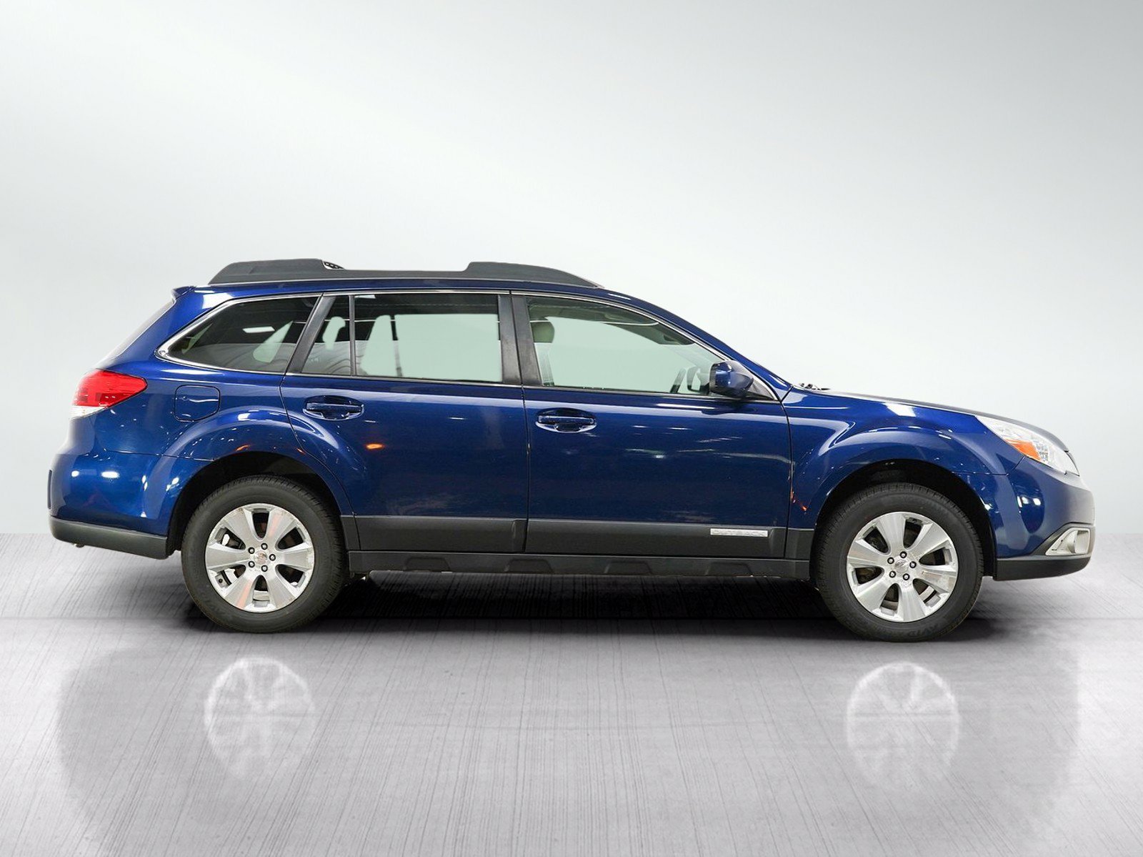 Used 2010 Azurite Blue Pearl Subaru 3.6R image 6