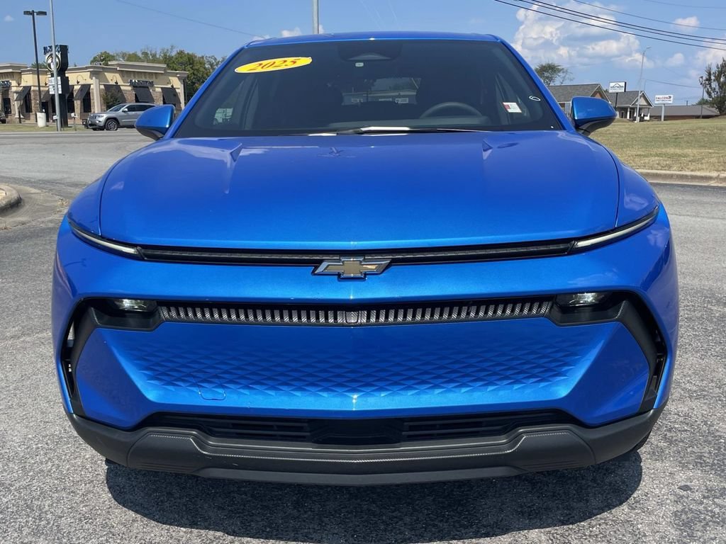 Used 2025 Riptide Blue Metallic Chevrolet LT image 9