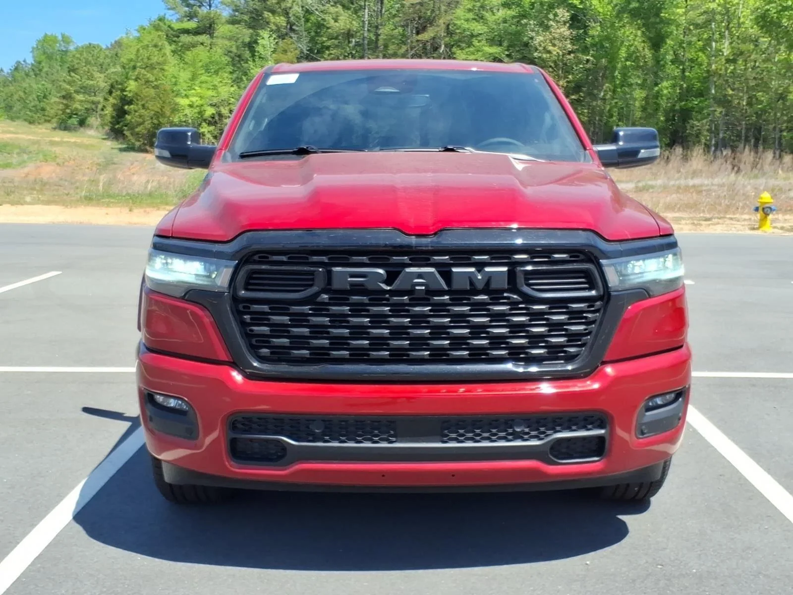 New 2026 Molten Red Pearl-Coat Exterior Paint RAM Big Horn image 13