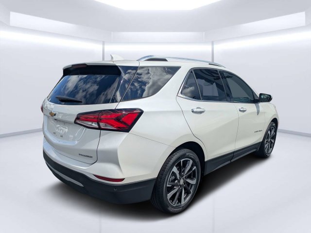 Used 2022 Pearl Chevrolet Premier image 3