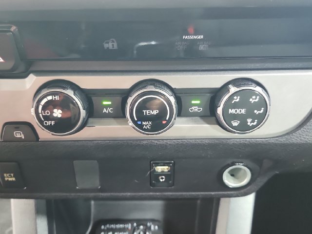 Used 2017 Silver Toyota SR5 image 28