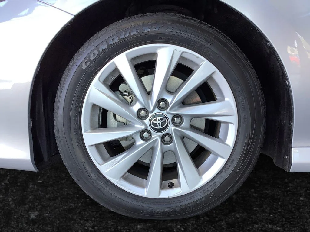 Used 2023 Silver Toyota LE image 27