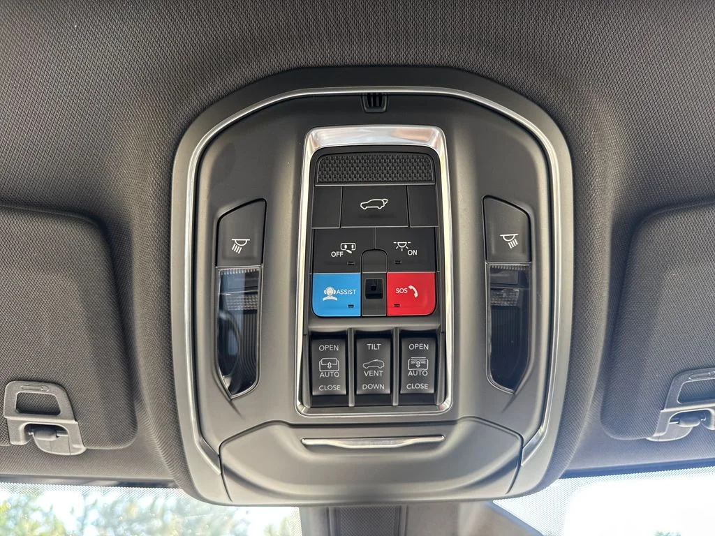 Used 2025 Diamond Black Jeep Altitude X image 28