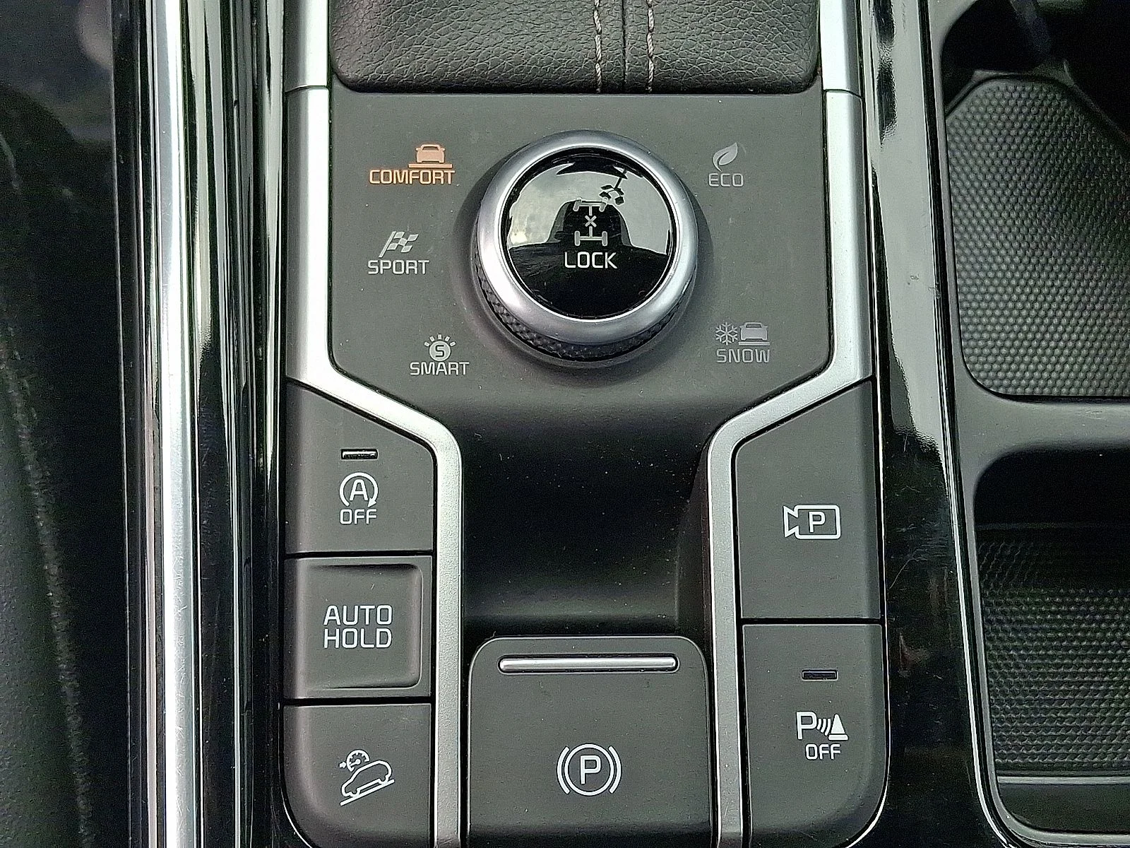 Certified Used 2021 White Kia SX image 25