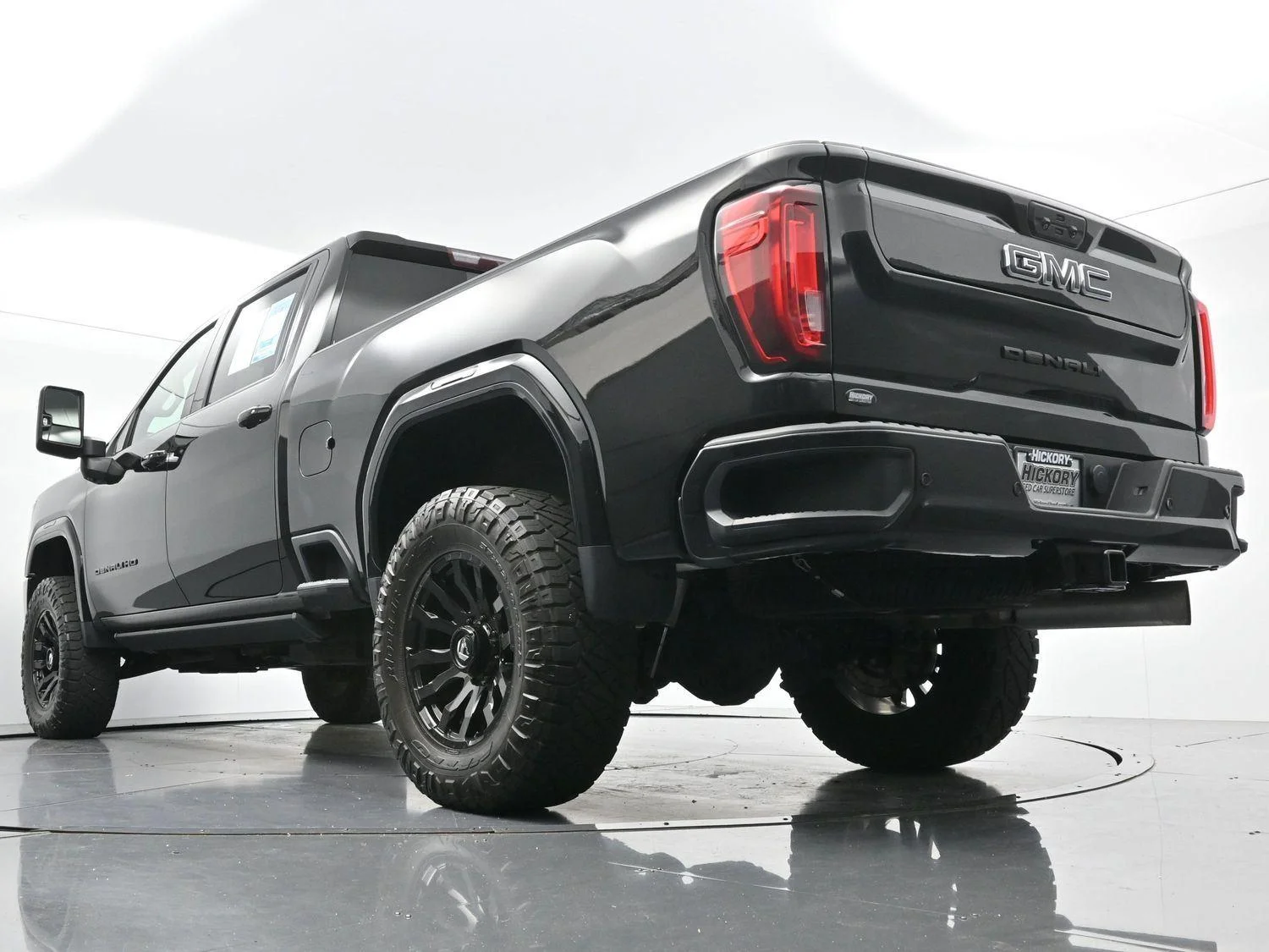 Used 2021 Onyx Black GMC Denali image 53
