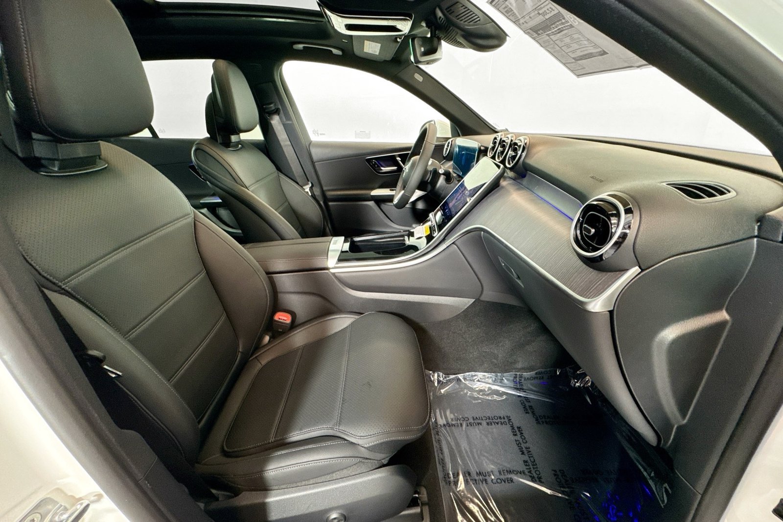 New 2026 Polar White Mercedes-Benz GLC 300 image 26