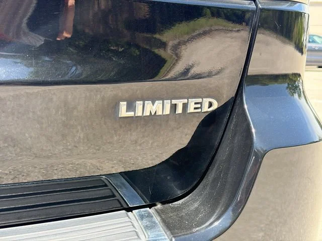 Used 2019 Diamond Black Crystal Pearlcoat Jeep Limited image 45