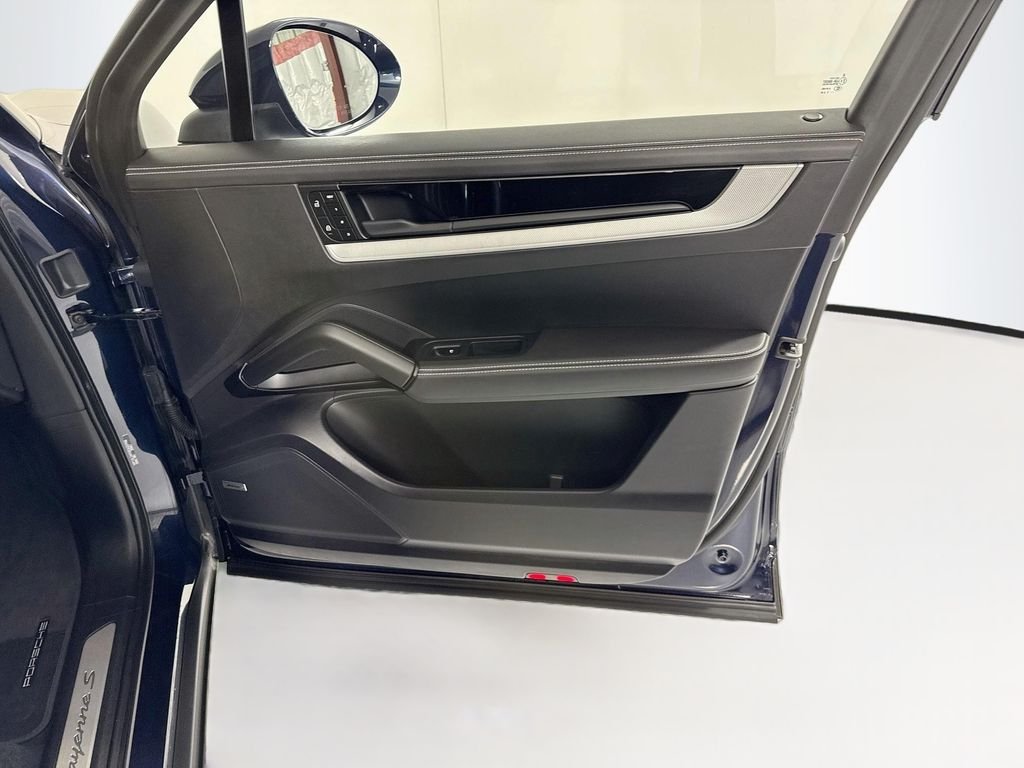 Used 2024  Porsche S image 25