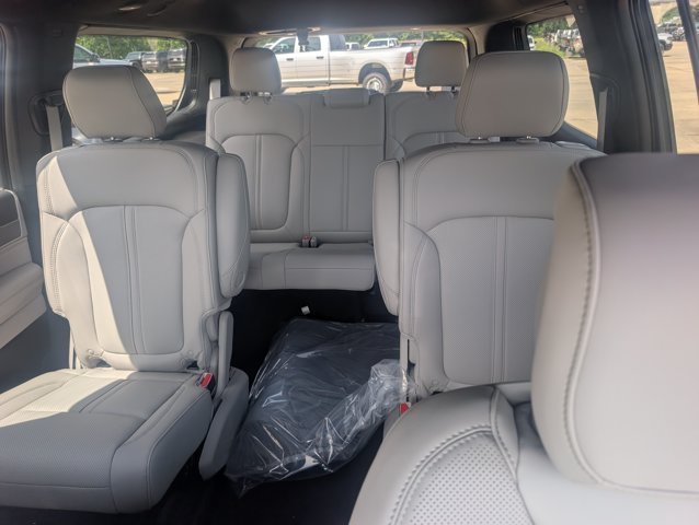 New 2026 Silver-Zynith Exterior Paint Jeep Limited Altitude image 20