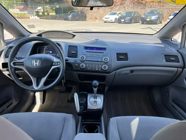 Used 2009 Alabaster Silver Metallic Honda LX image 11