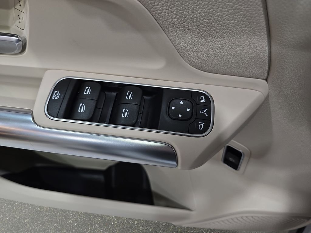 Used 2022  Mercedes-Benz GLA 250 image 30
