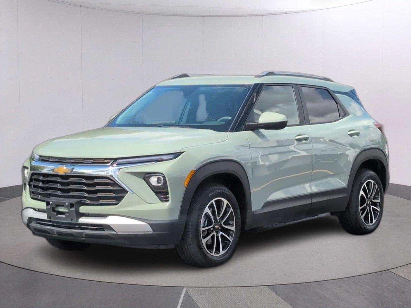 Used 2025 Cacti Green Chevrolet LT image 1