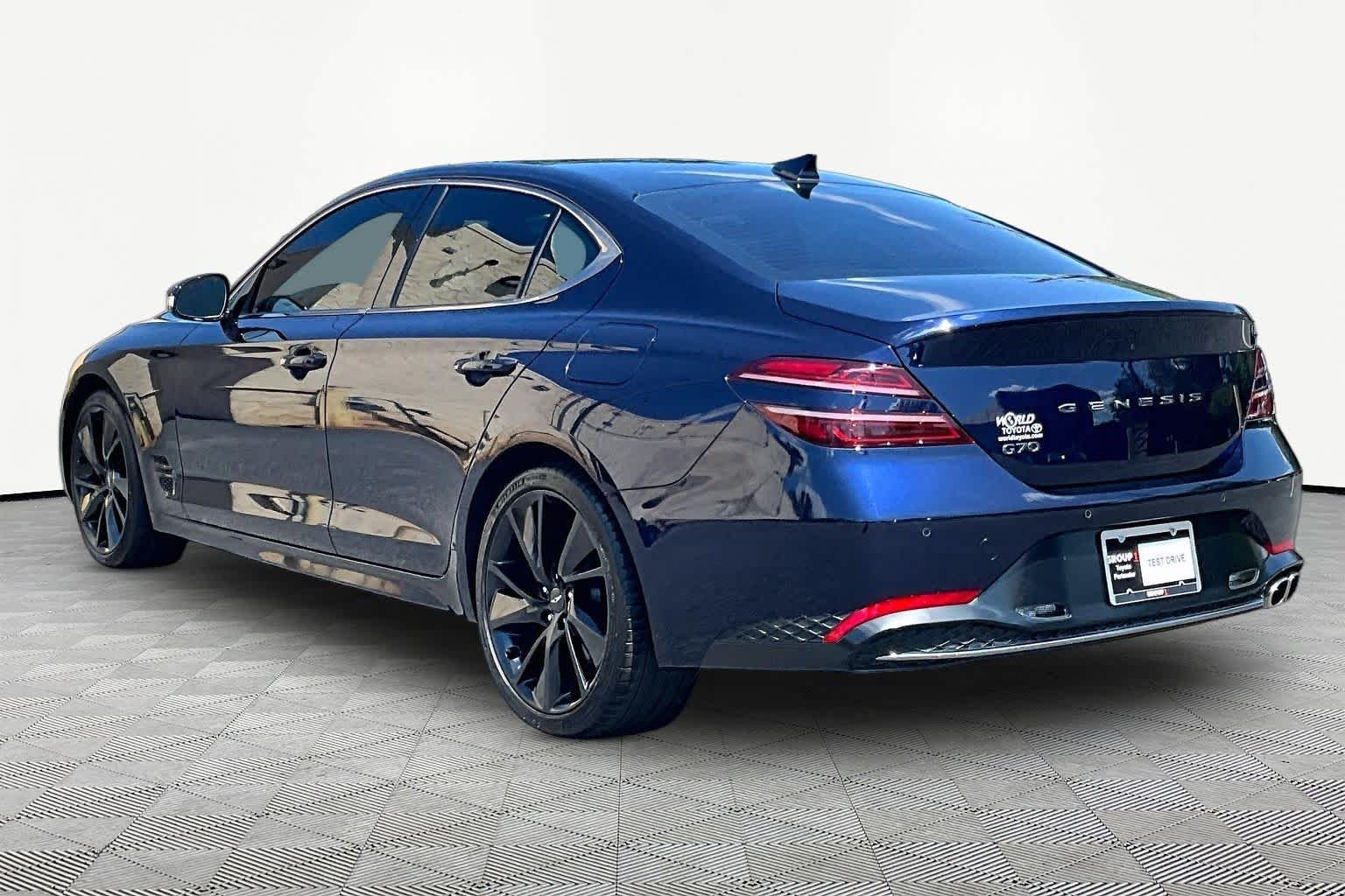 Used 2023 Capri Blue Genesis 2.0T image 12