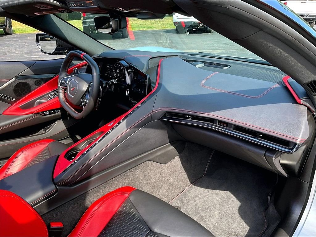 Used 2024 Silver Chevrolet Stingray image 19