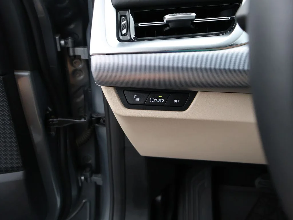 Used 2025 Gray BMW xDrive28i image 38