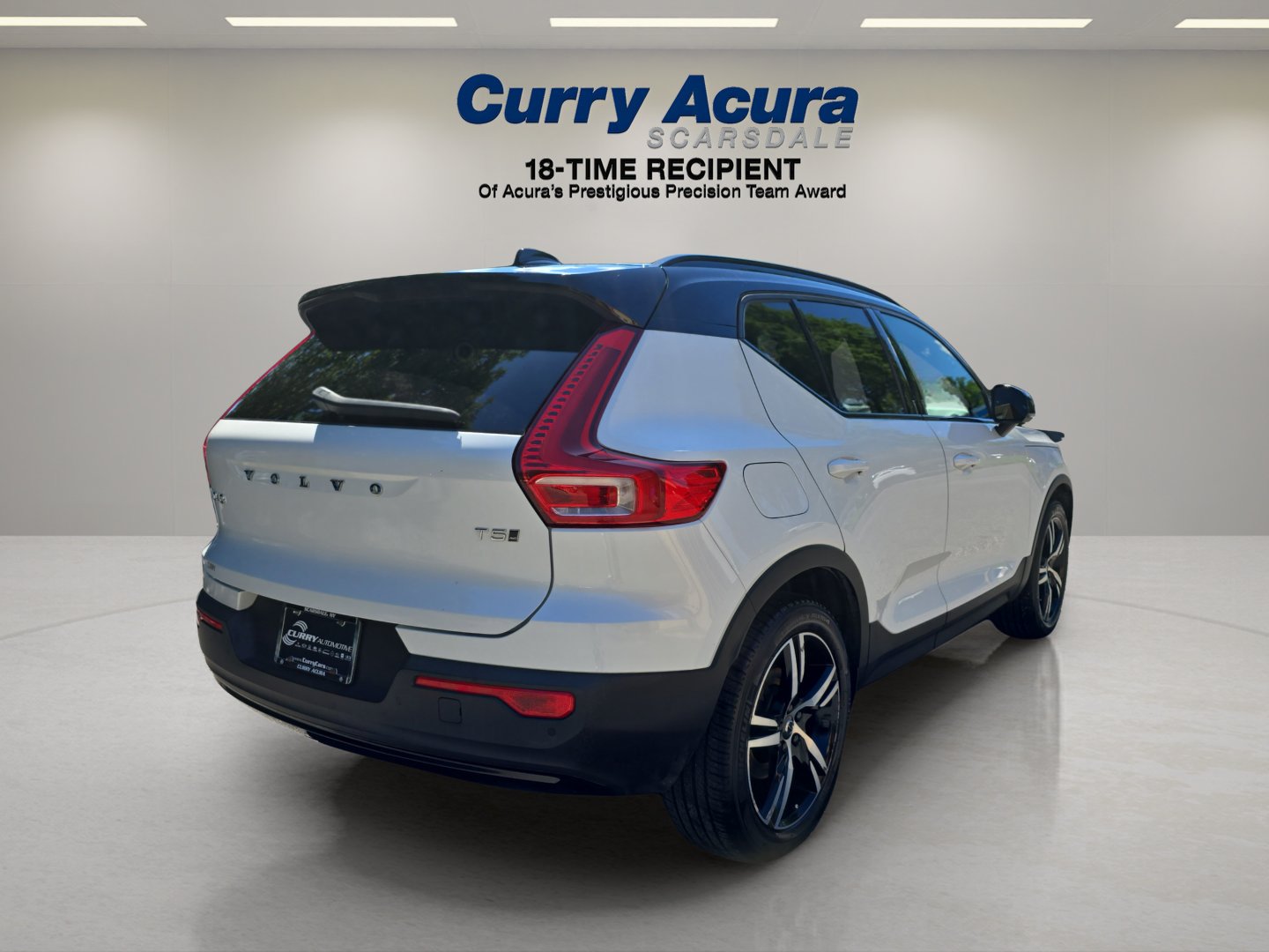 Used 2021 White Volvo T5 AWD R-Design image 5