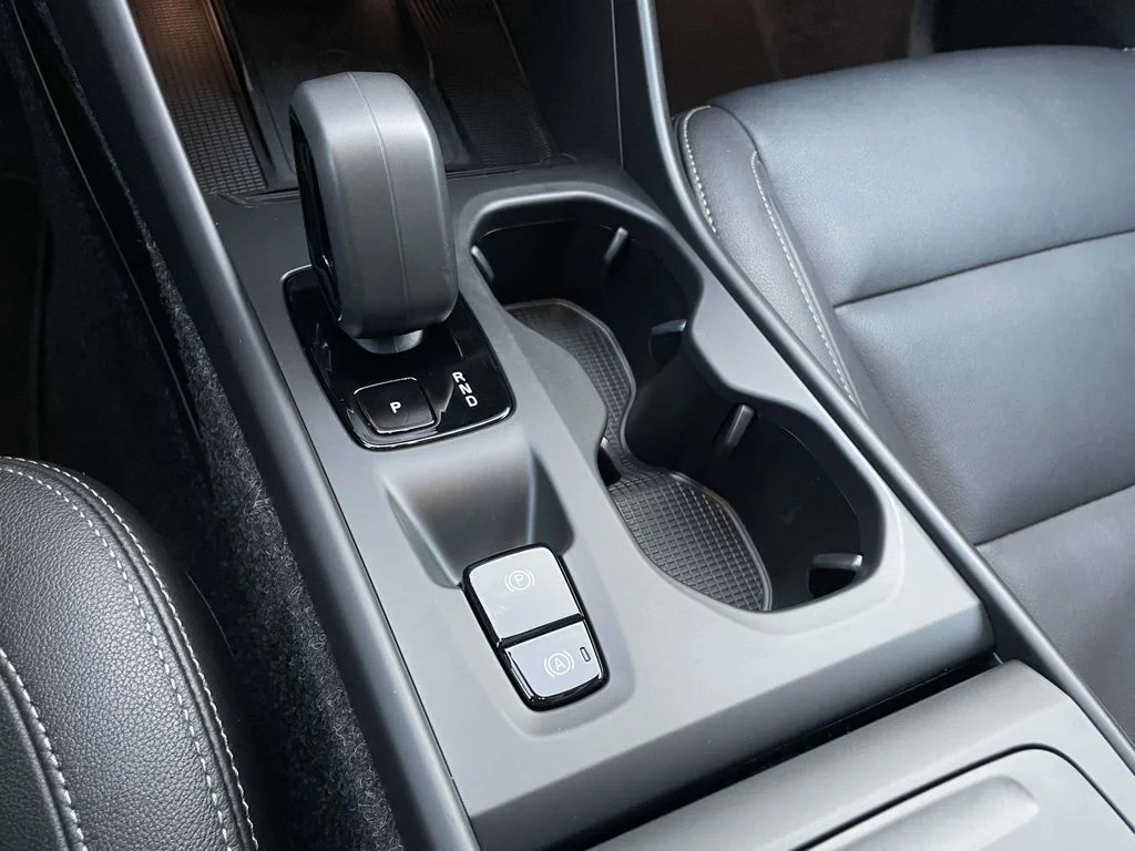 2025 Volvo XC40 Core - Photo 21