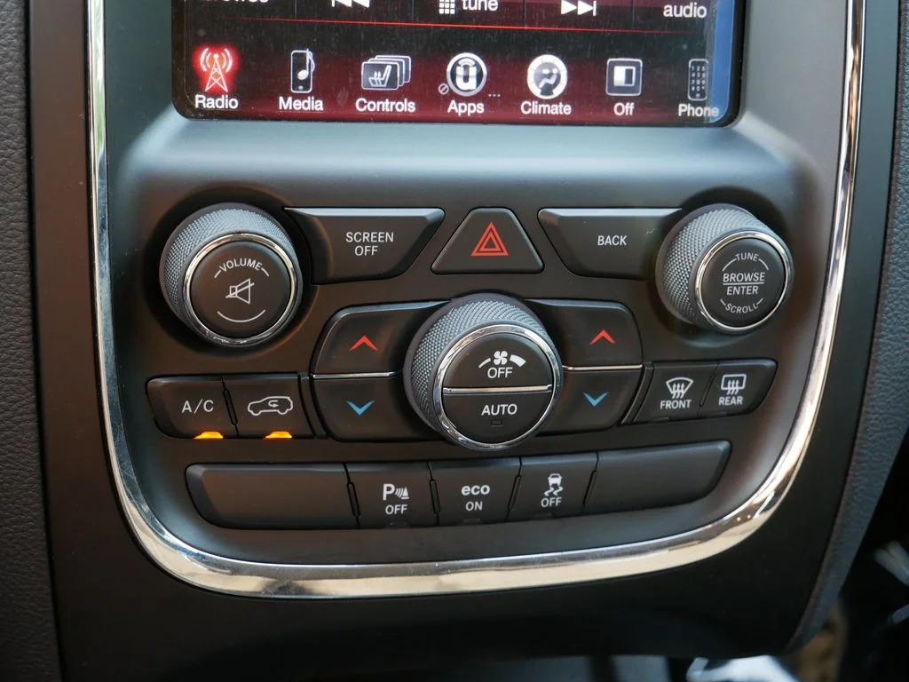 Used 2015 Gray Dodge SXT image 24