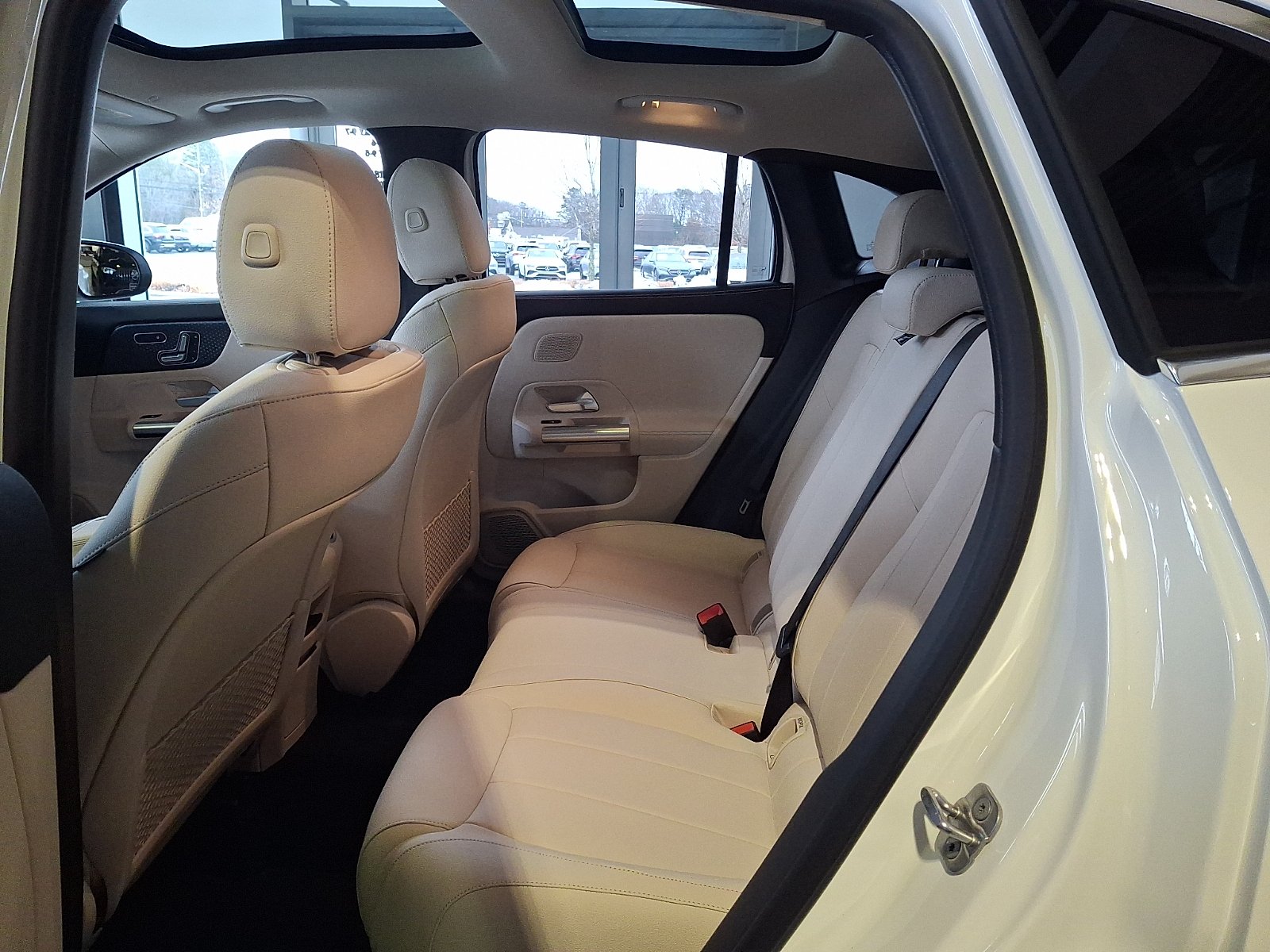 New 2026 Polar White Mercedes-Benz GLA 250 image 6