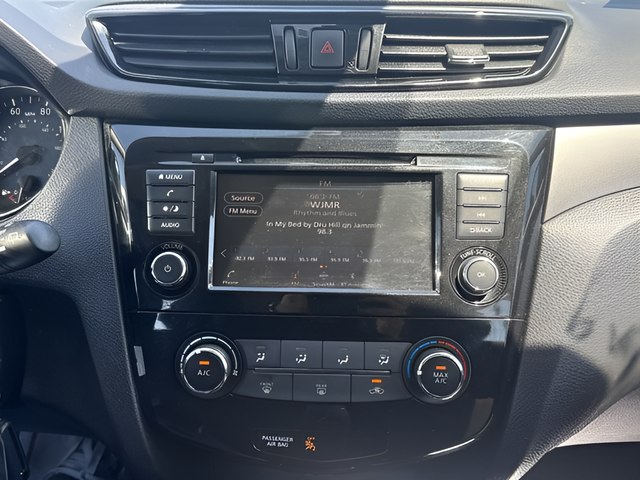 Used 2021 Black Nissan S image 16