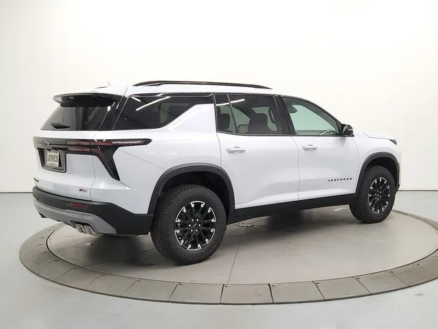 New 2026 White Chevrolet Z71 image 7