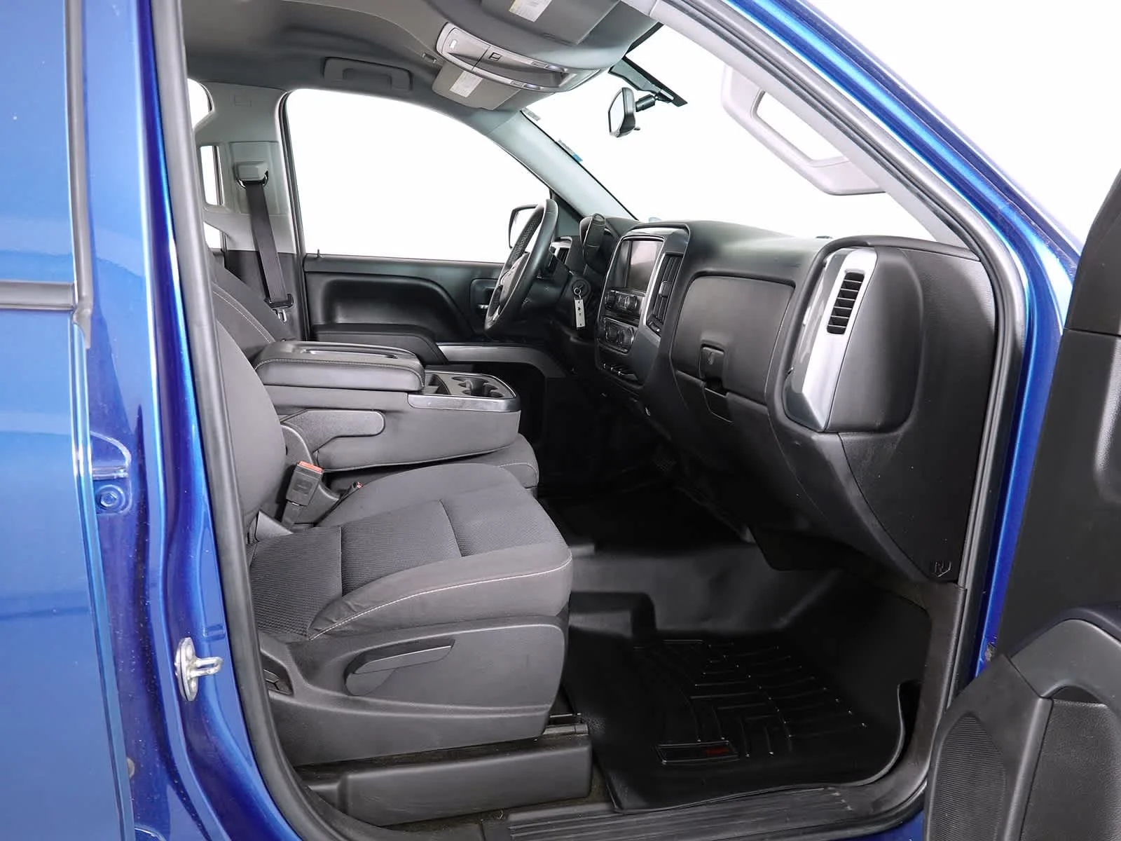 Used 2015 Deep Ocean Blue Metallic Chevrolet LT image 6