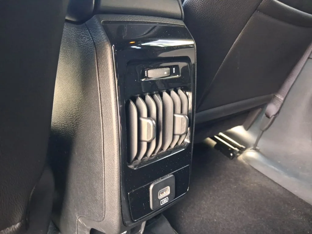 Used 2025 White Jeep Limited image 22