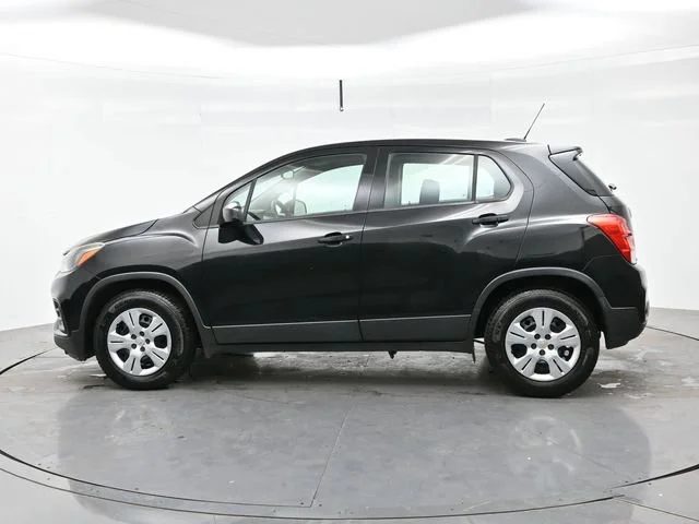 Used 2017 MOSAIC BLACK METALLIC Chevrolet LS image 4