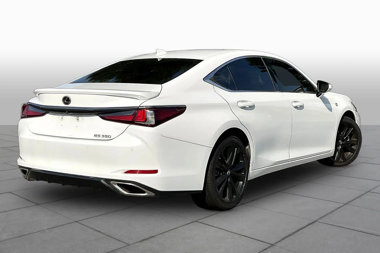 Used 2023 Ultra White Lexus F SPORT Handling image 25