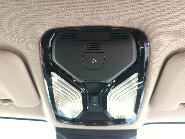 Used 2025 Black BMW xDrive40i image 18