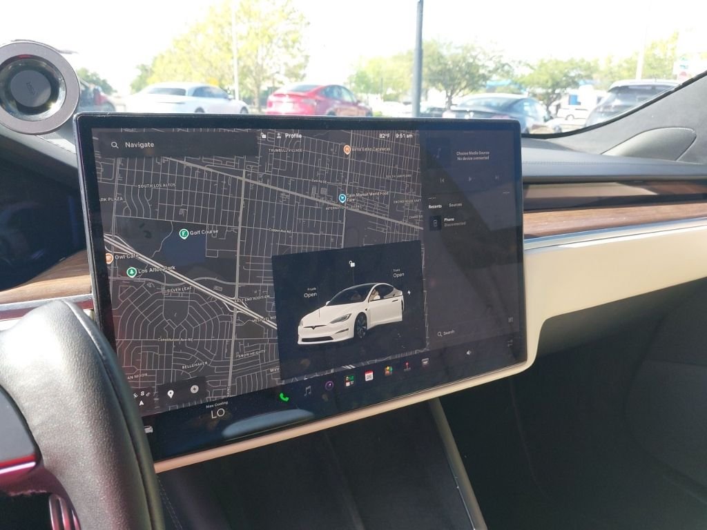 Used 2022 White Tesla Base image 13