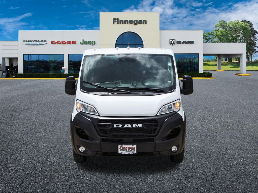 Used 2025 White Ram Base image 2