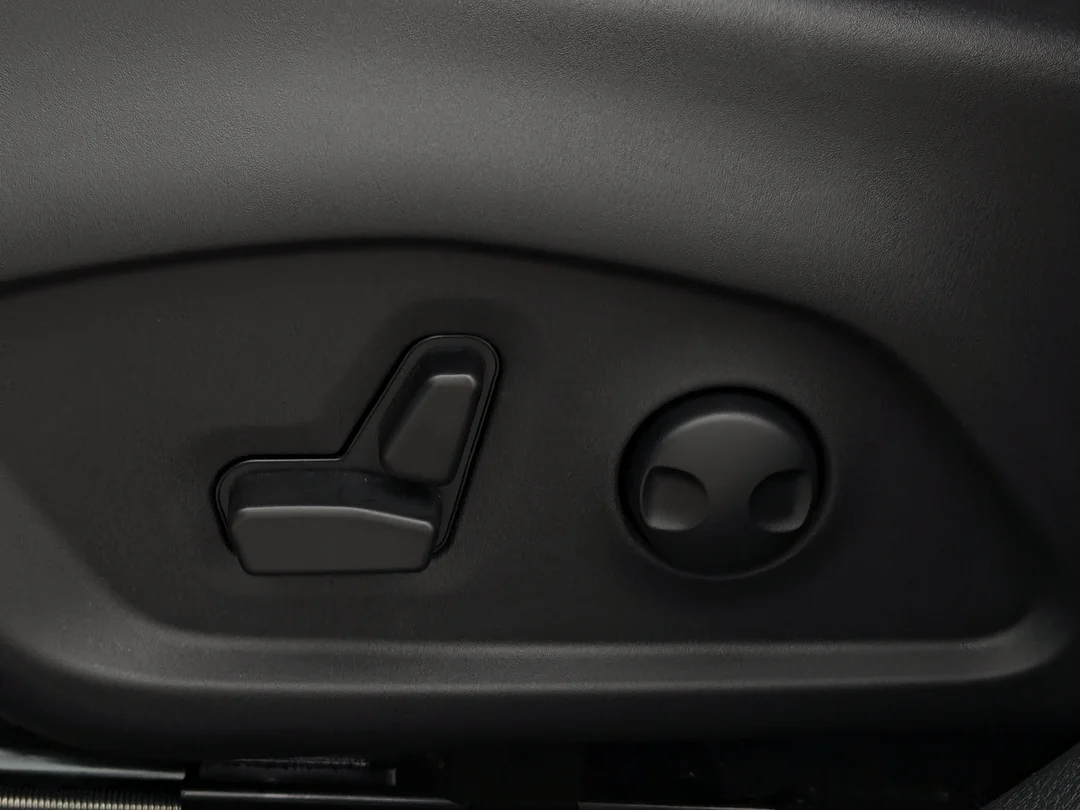 New 2025 Blue Jeep North - - 4X4 - 4.99% O.A.C - 360 Camera System - 10.1 Inch Display - Adaptive Cruise & More! image 15