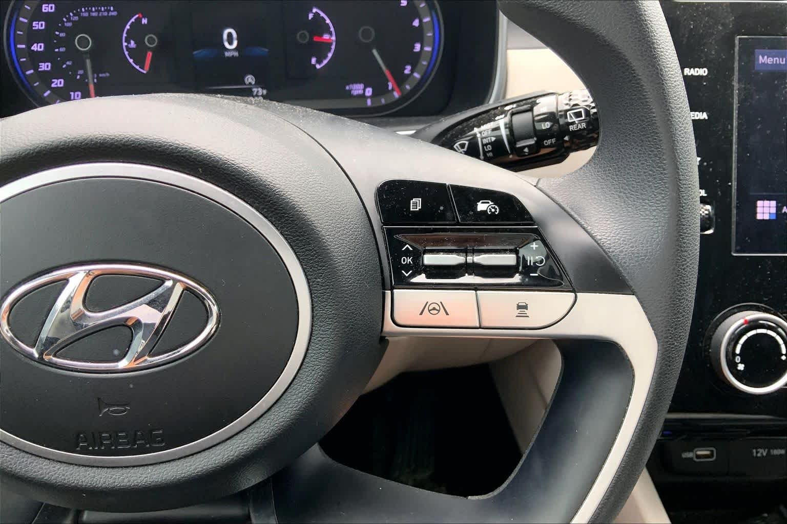 Used 2022 Quartz White Hyundai SEL image 25