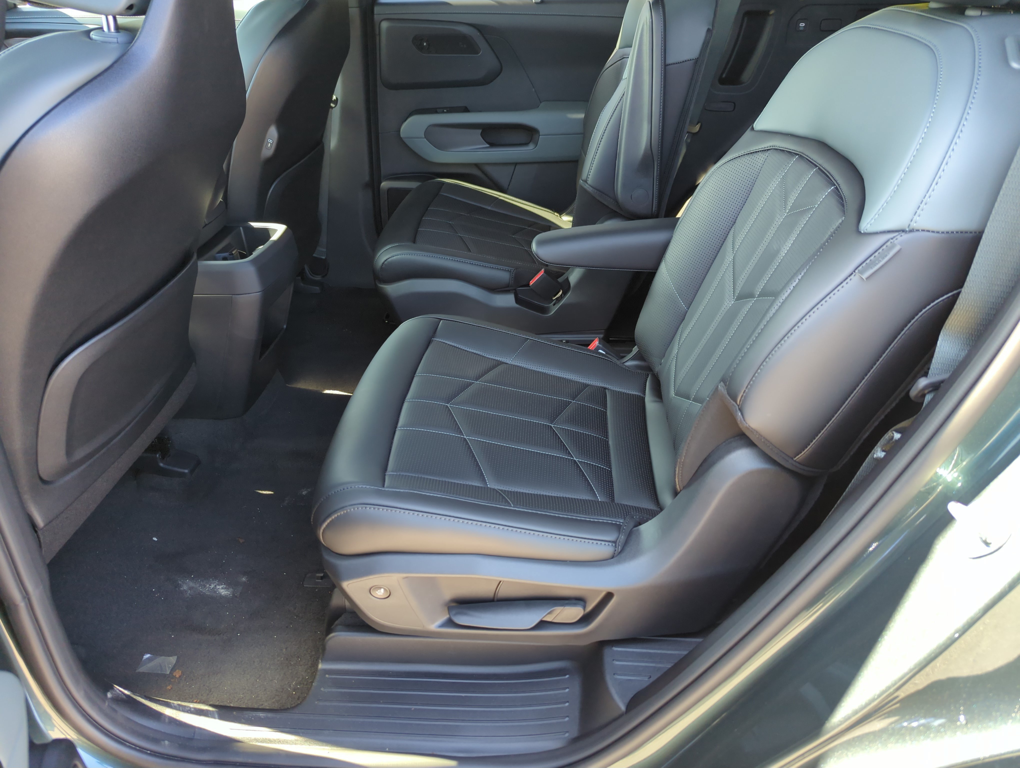 New 2027 Black Jade Green Kia X-Line SX image 17
