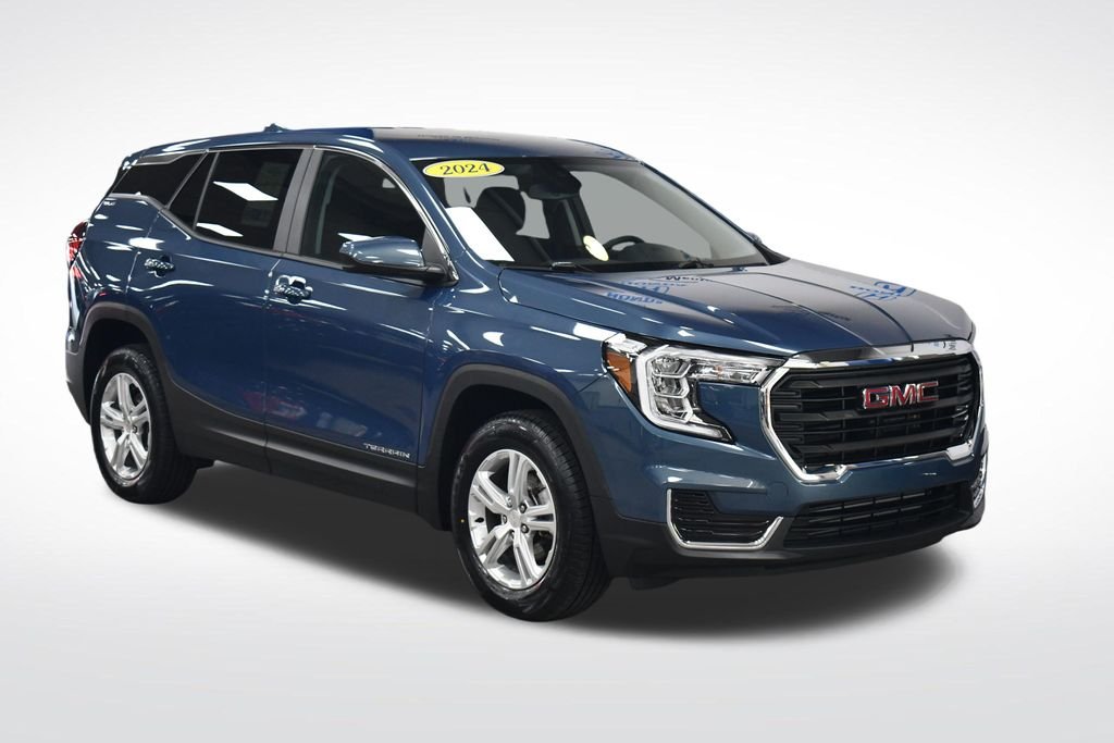 Used 2024 Downpour Metallic GMC SLE image 9