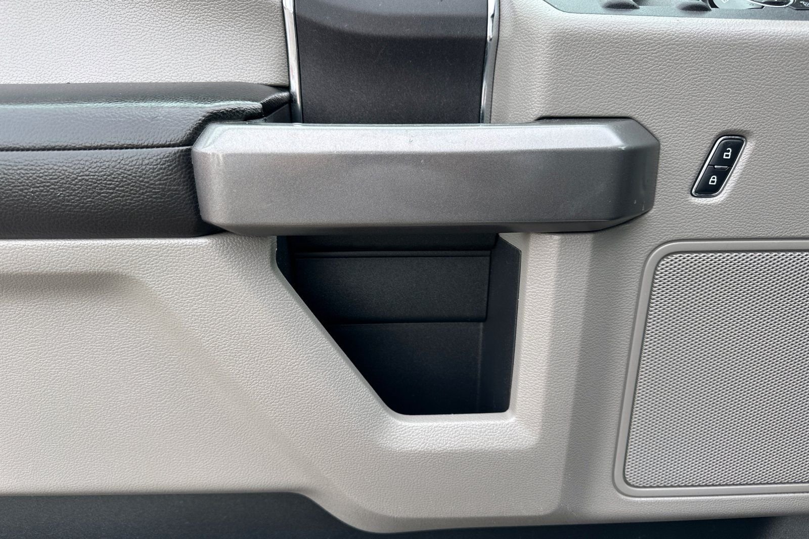 Used 2015  Ford XLT image 11