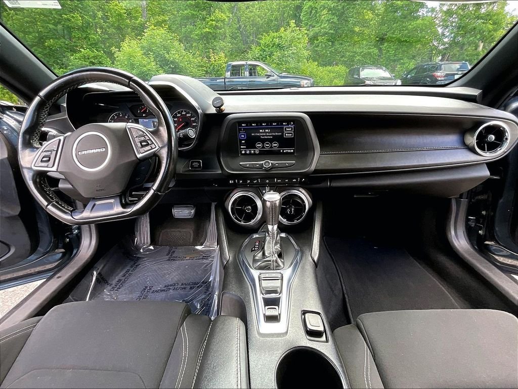 Used 2020 Gray Chevrolet 1LT image 19