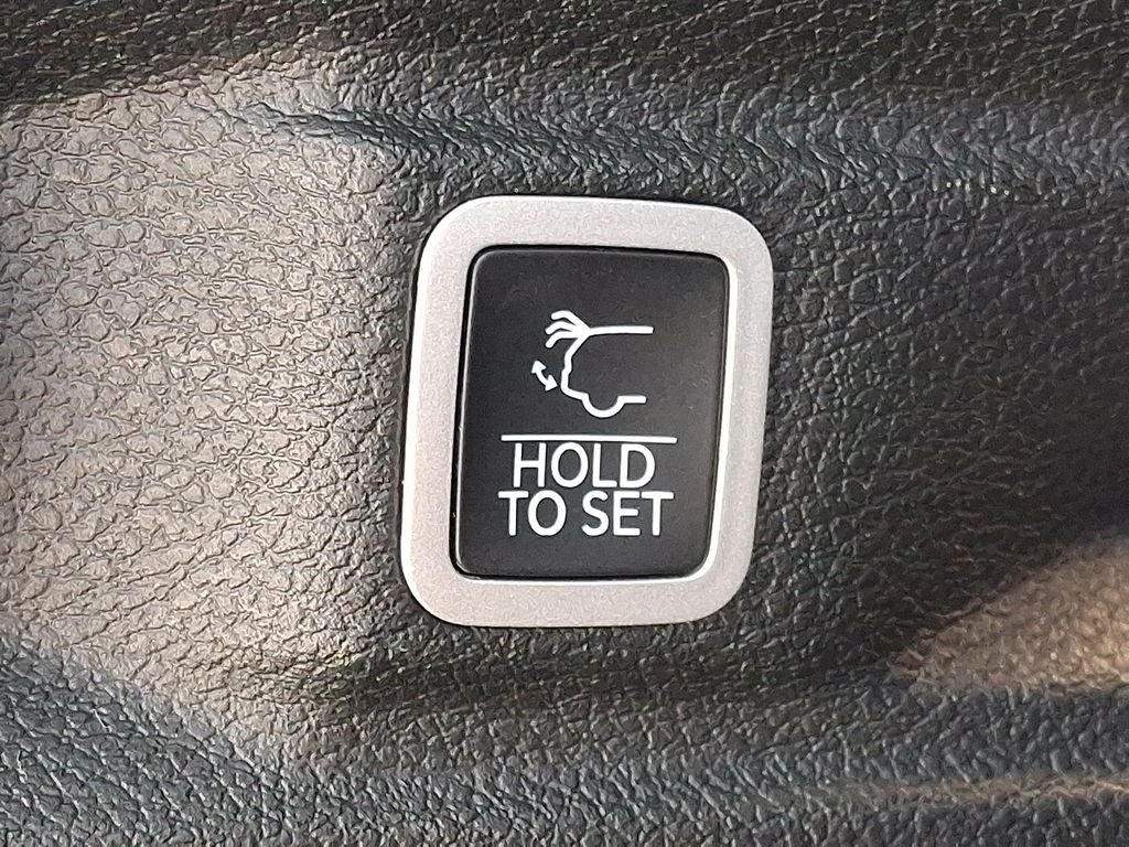 Used 2024 White Jeep Limited image 29