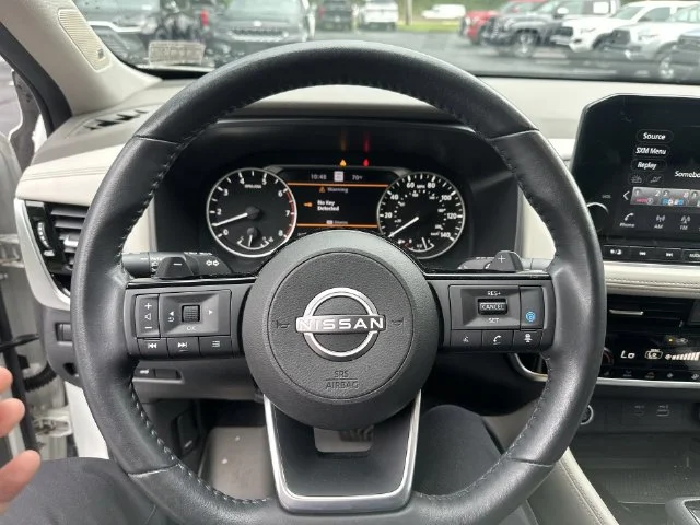 Used 2023 White Nissan SL image 19