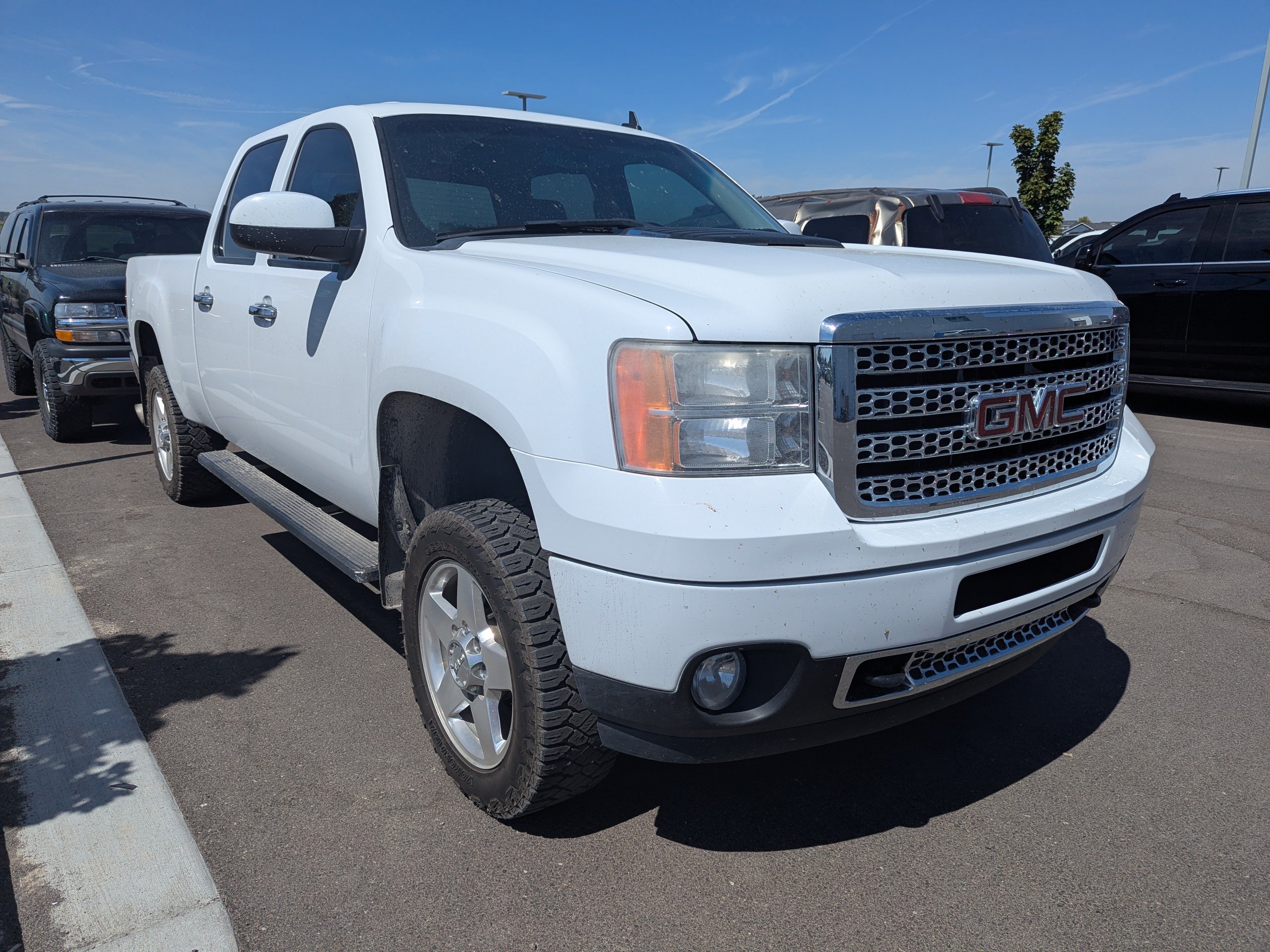Used 2013 SUMMIT WHITE GMC Denali image 4